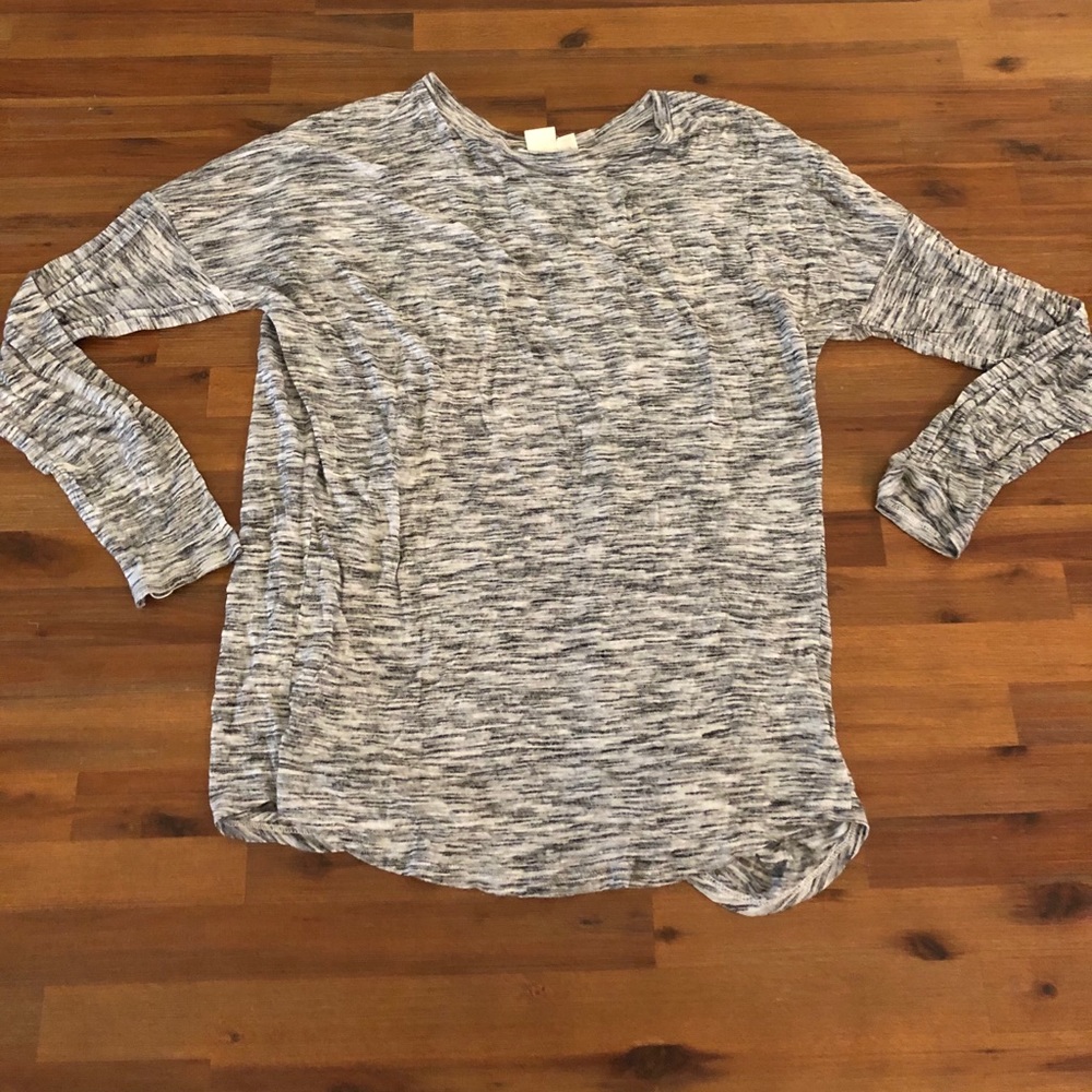 Open back long sleeve shirt - size M